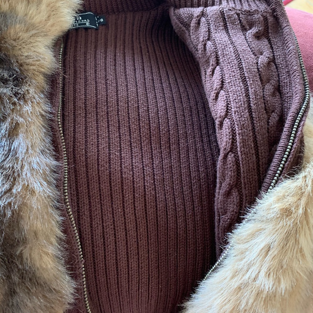 Ladies faux fur vest - Picture 6 of 6